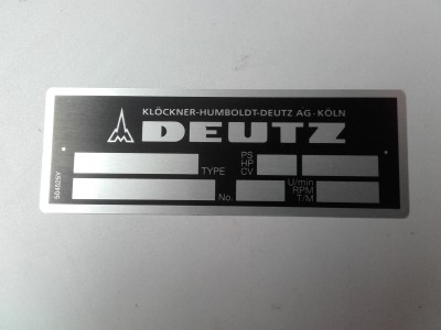 Deutz typeplaatje 10,5 x 3,8 cm Deutz typeplaatje 10,5 x 3,8 cm